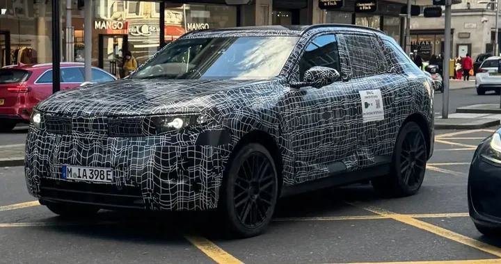 BMW X5, la nuova generazione sorpresa nel traffico: com'è
