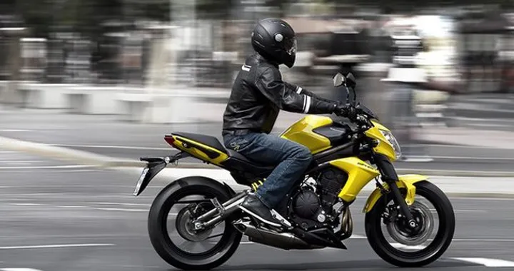 Assicurazione moto: la crisi tra moto usate e rinunce