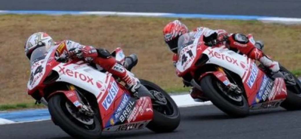 WSBK a Phillip Island: Uragano Fabrizio chiude in testa, Haga e Spies inseguono
