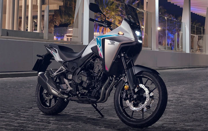 Honda NX500 E-Clutch: più comfort, meno fatica e solo 350 euro in più
