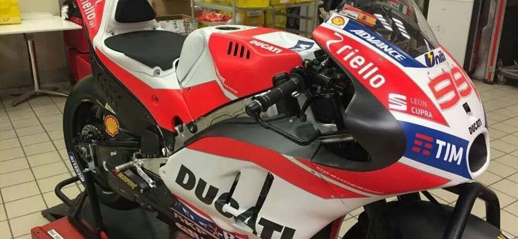 MotoGP, Ducati di Lorenzo: bufala o foto spia?