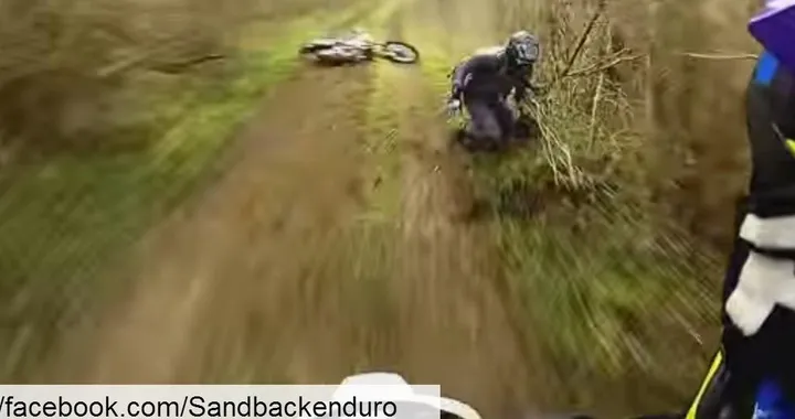 Cervo abbatte un endurista [Video]