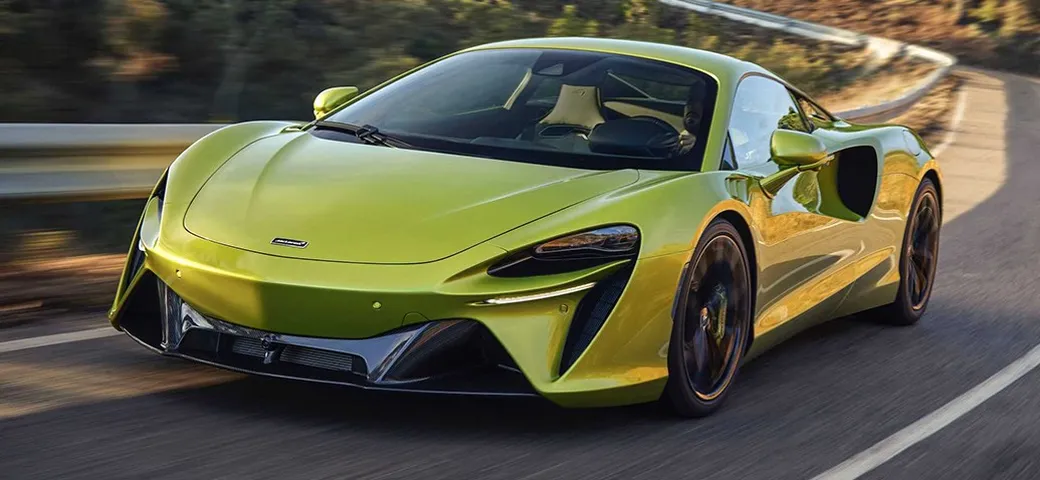 McLaren Artura: ecco la supercar ibrida plug-in