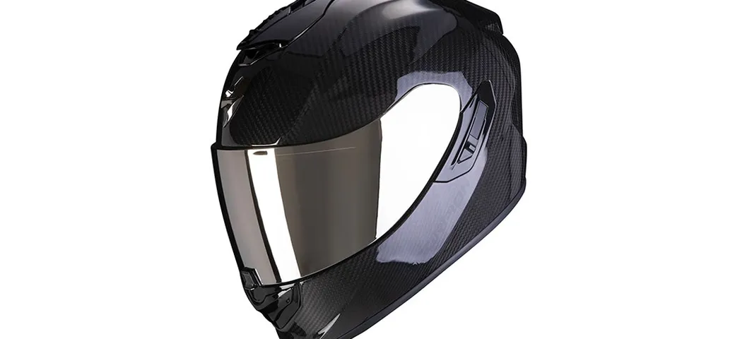 Scorpion Exo 1400 Carbon Air: il casco da Gran Turismo dall'aspetto corsaiolo
