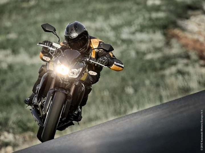 Promozioni estive Kawasaki su Z750R e Z800e