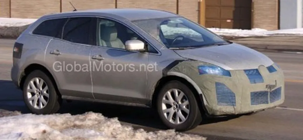 Mazda CX-7: foto spia del restyling