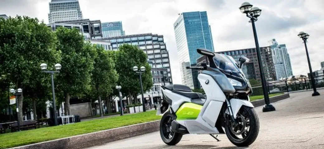 Scooter sharing: a Milano i genitori li vogliono elettrici