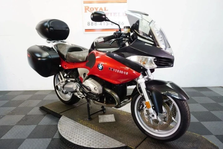 BMW R 1200 ST: una sport-tourer dimenticata ma affascinante