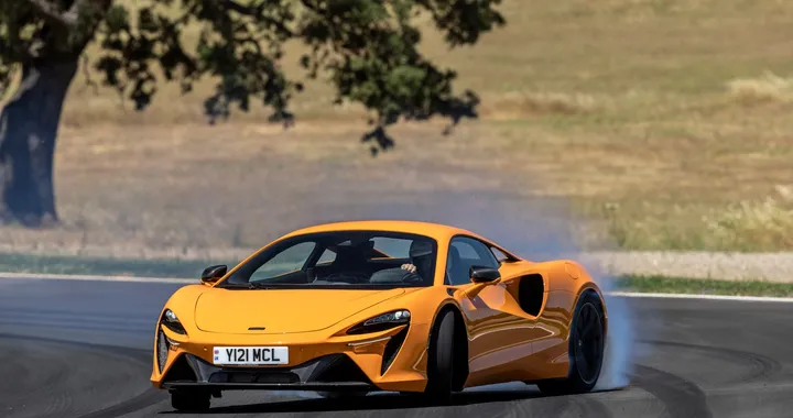 La McLaren Artura come apripista alla 1000 Miglia 2024