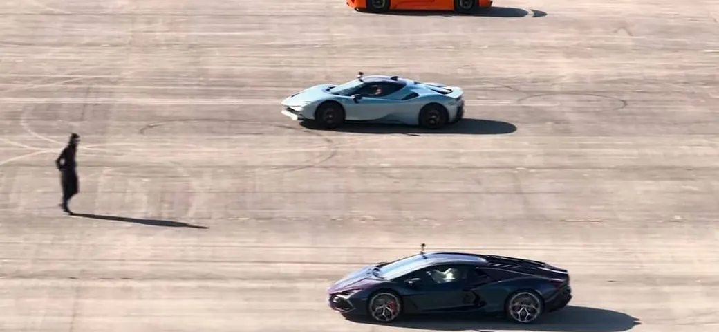 Drag race stellare tra Ferrari SF90, Lamborghini Revuelto e Porsche 918 | Video
