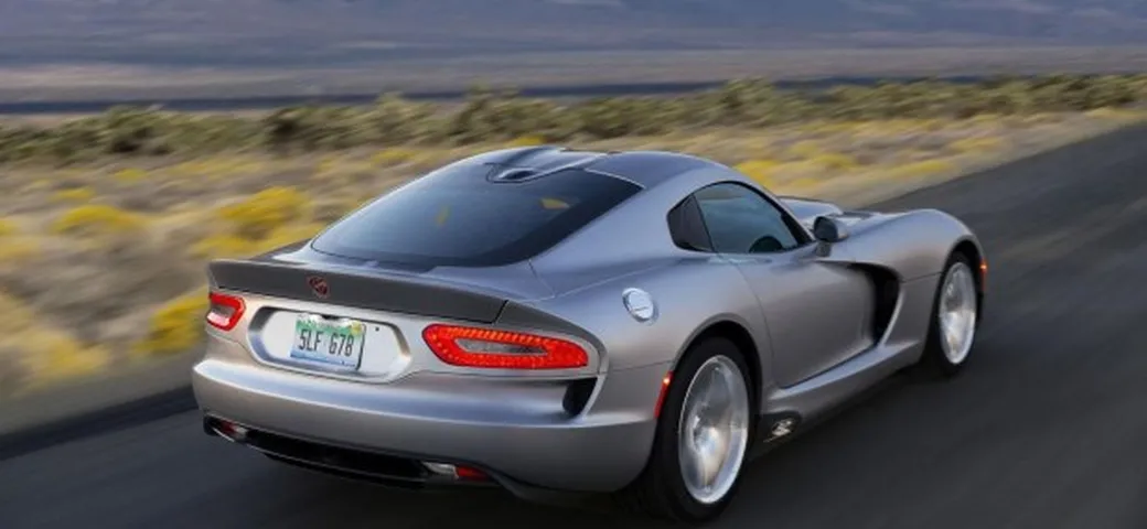 Dodge Viper: design, sviluppo e prestazioni in video