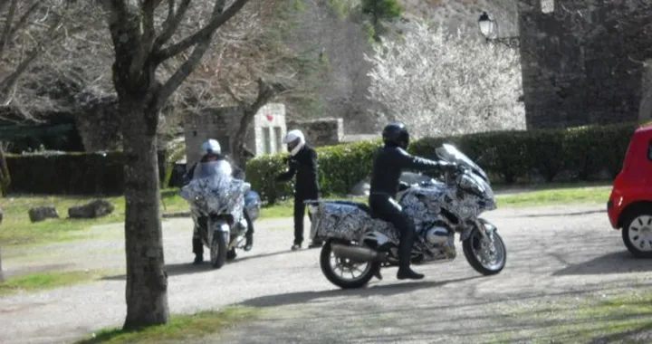 Le foto spia della BMW R1200RT 2014