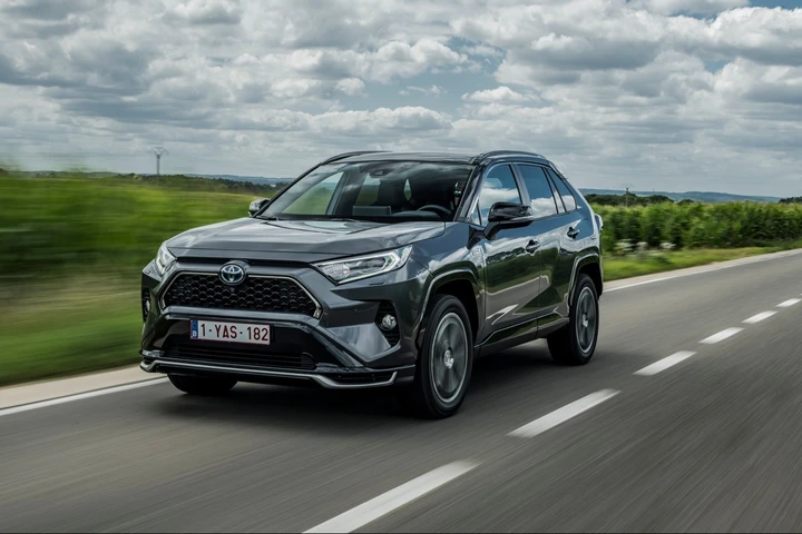Toyota Rav4 Plug-in 2021: allestimenti, prezzi, autonomia