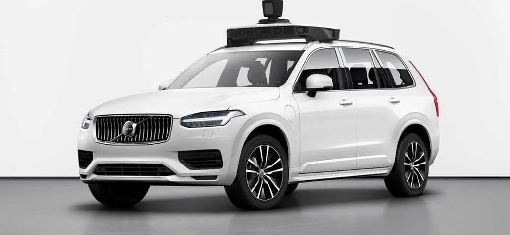 Volvo e Uber insieme con una XC90 per la guida autonoma