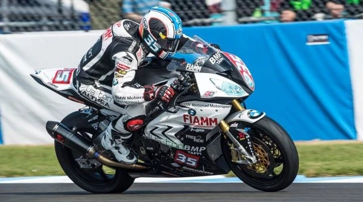 Superstock 1000 Donington: De Rosa in pole