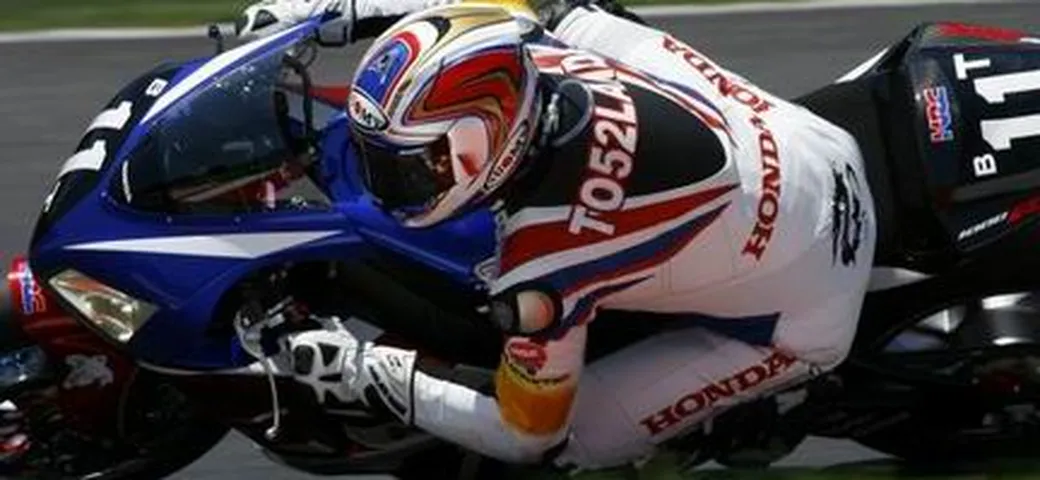 8 ore di Suzuka: pole per Carlos Checa, Toseland 4°!