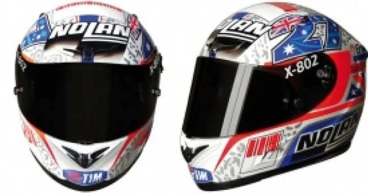 Casey Stoner corre a Phillip Island con un casco Nolan X-802 edizione speciale