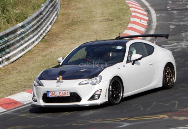 Toyota GT86 Turbo: foto spia al Nurburgring
