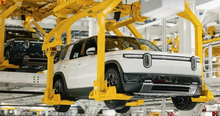 Rivian R2, produzione al via (nonostante il tornado): autonomia 530 km e prezzi