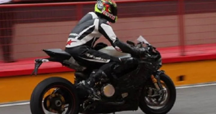 Ducati 1199: nuove foto spia