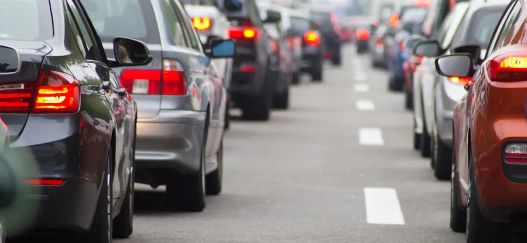 Incentivi auto elettriche: Francia accelera, Italia si ferma