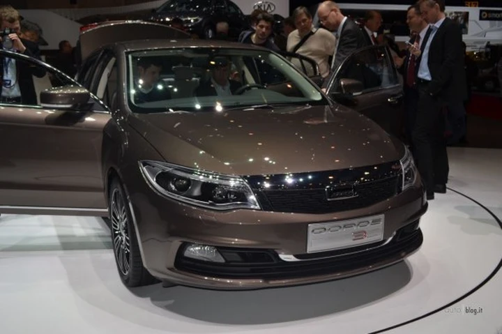 Qoros 3 berlina sarà in vendita da 16.000 Euro