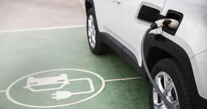 Inquinano meno, ma dopo due anni di utilizzo: il paradosso delle BEV