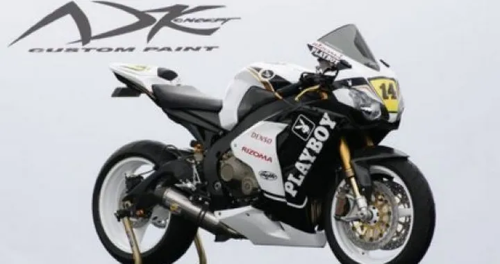 Honda CBR1000RR Playboy di AD Koncept