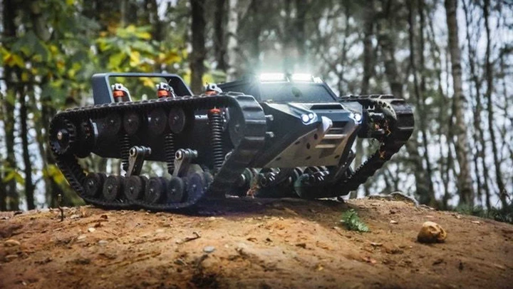 Brawler V2: cingolato radiocomandato che va a 64 km/h