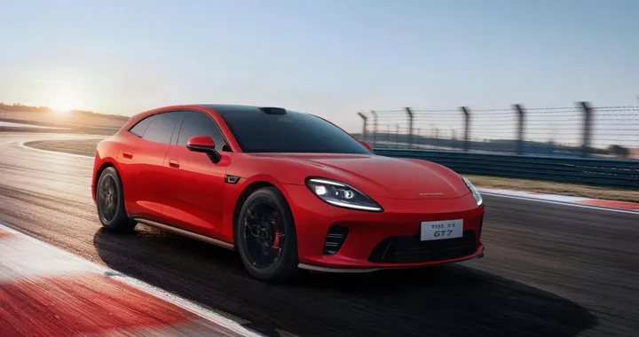 Il clone della Porsche Panamera made in China debutta a giugno