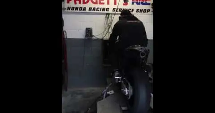 Bruce Ansley's RCV213 TT bike on the dyno 2