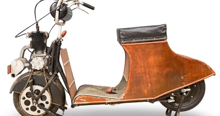 Bonhams mette all'asta Autoglider 1920: raro scooter britannico in vendita