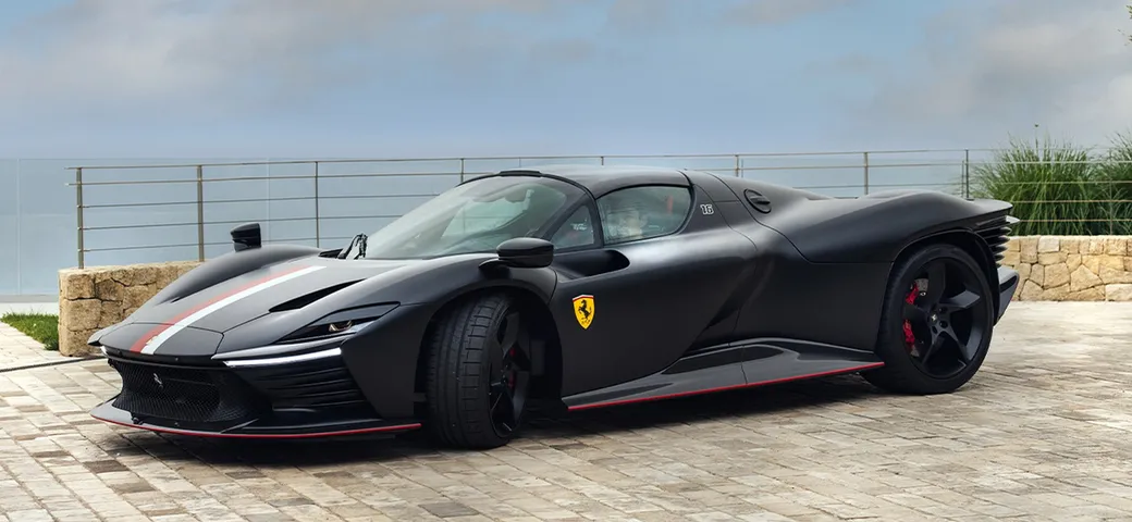 Charles Leclerc illustra la sua Ferrari Daytona SP3 unica | Video