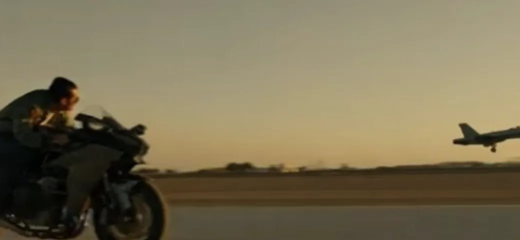 Top Gun 2: Tom Cruise lascia la GPZ 900 R per una Kawasaki Ninja H2