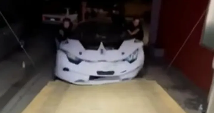 La Lamborghini Huracán viene spinta a mano verso un costoso epilogo [Video]