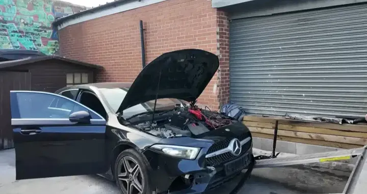 Partendo da una Mercedes Classe A distrutta, è riuscito a ottenere un guadagno