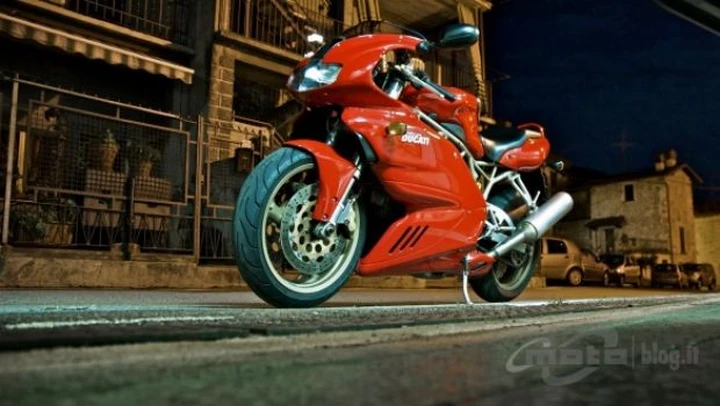 Foto del giorno: Ducati SS in una sera d'estate