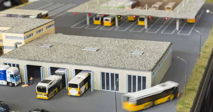La rimessa degli autobus a guida autonoma per risparmiare sul personale