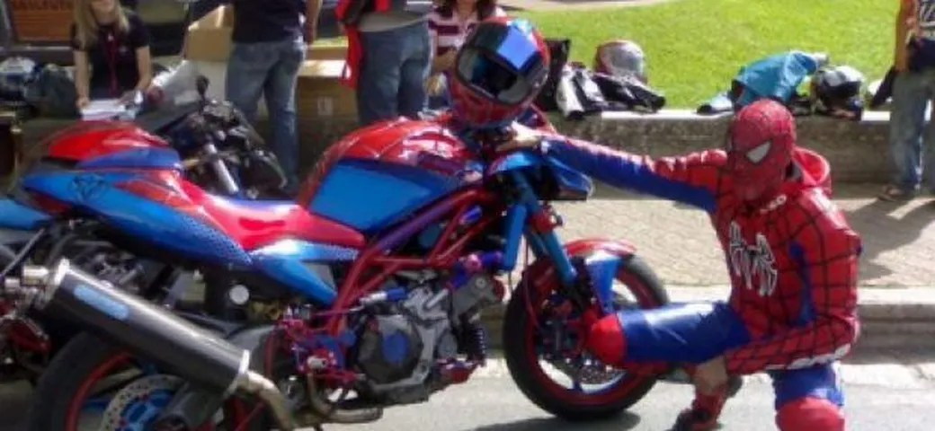 Raptor Day 2008:  la V1000 di Spider-Man