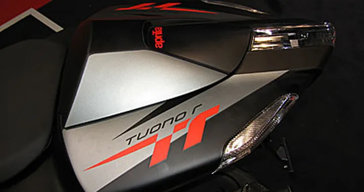 Salone Milano - Aprilia Tuono R