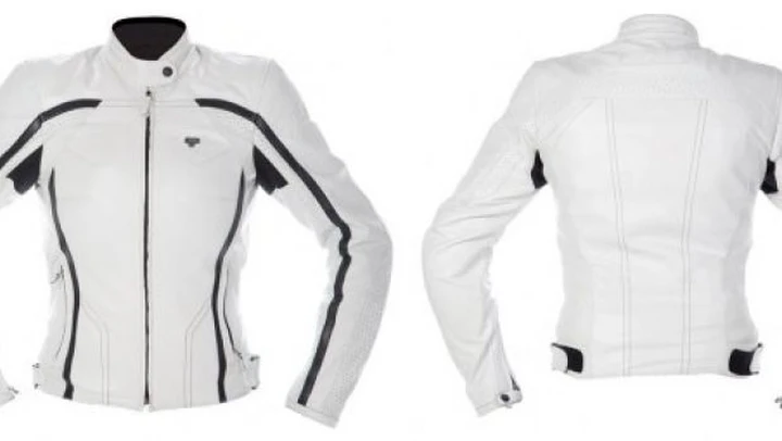 AXO: la giacca in pelle Lady Black Jack si veste di bianco