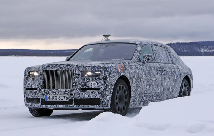 Rolls-Royce Phantom: foto spia dell'ammiraglia