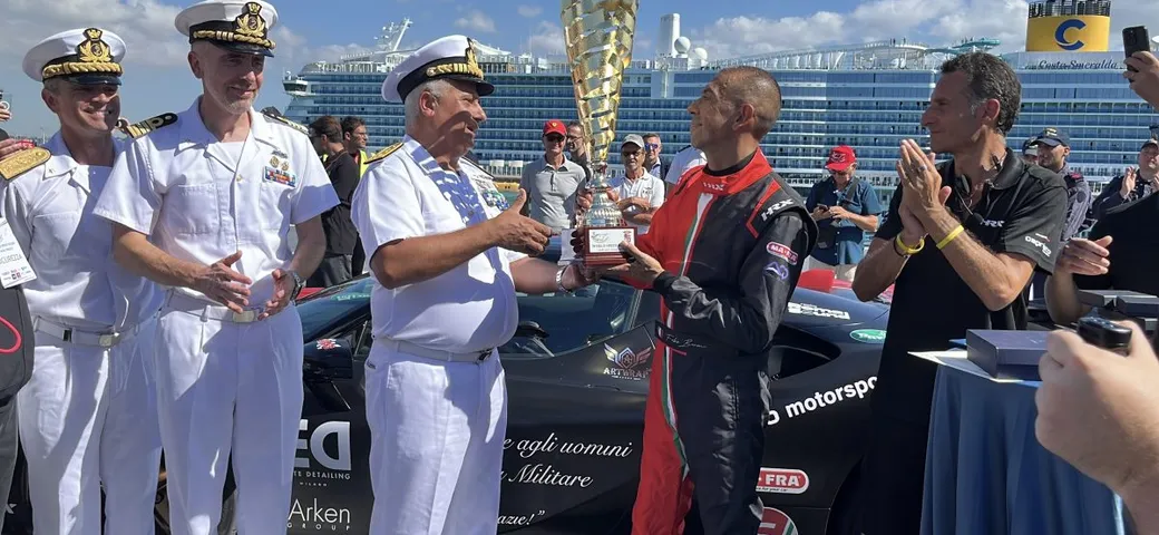Fabio Barone e Ferrari SF90: record mondiale di velocità a bordo di Nave Trieste
