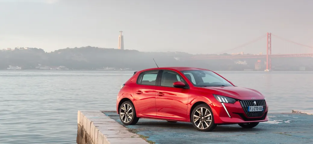 Nuova Peugeot 208: primo contatto con la segmento B