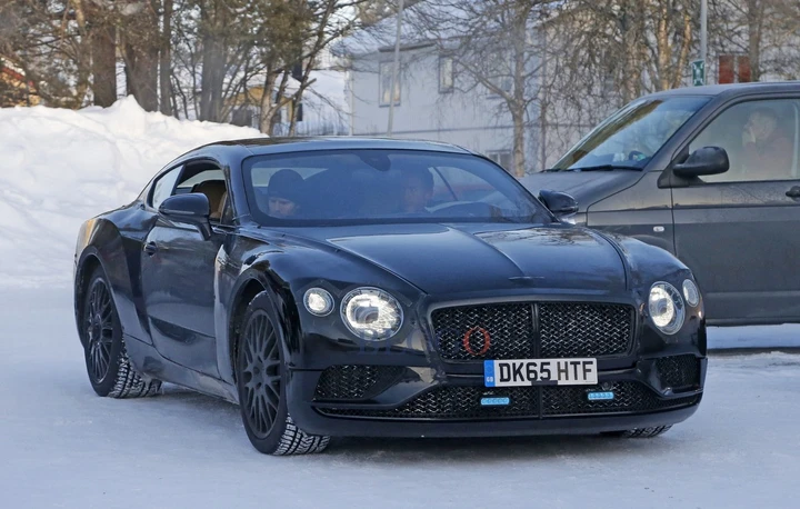 Bentley Continental GT: le foto spia