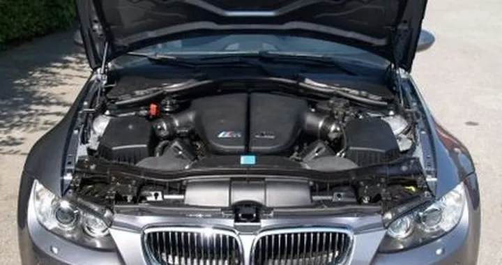 Una finta Bmw M3 E92 con motore V10