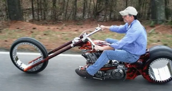 Amen Motorcycle, eppur si muove!