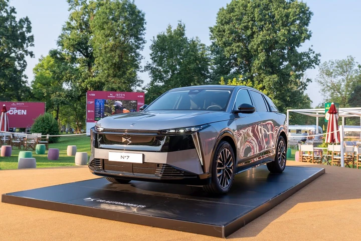 DS N°7 debutta in Italia, i prezzi del SUV prodotto a Melfi