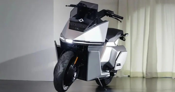Omoway presenta OMO X: la prima moto elettrica autobilanciante di massa
