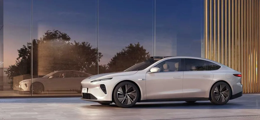 Nio ET7 sfida Tesla: l’autonomia raggiunge i 1000 km